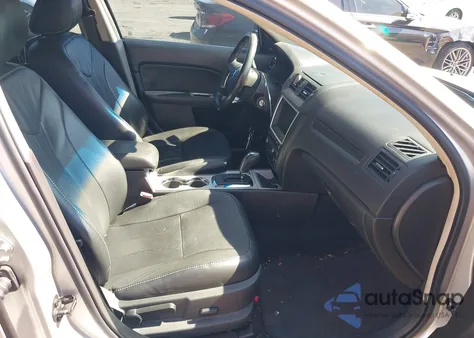 2010 Mercury Milan Premier z USA, uszkodzony, nr VIN 3MEHM0CG3AR664843